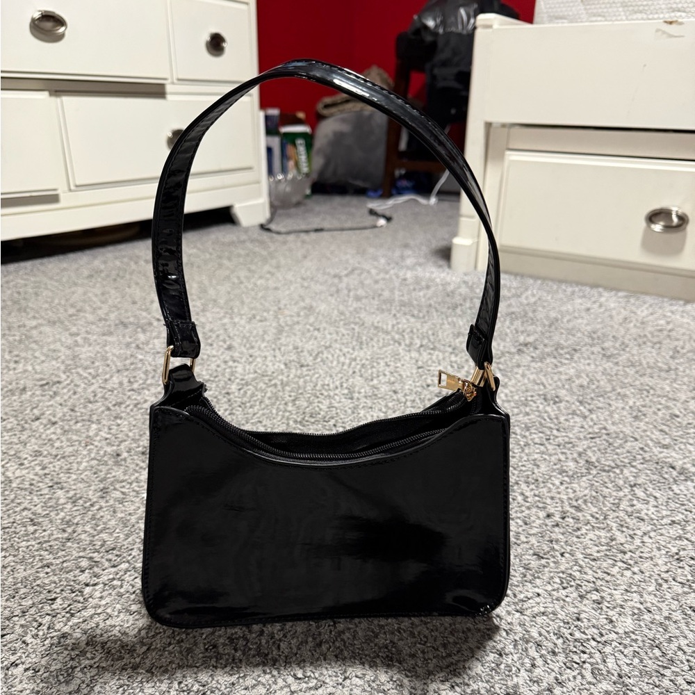 Black shoulder purse